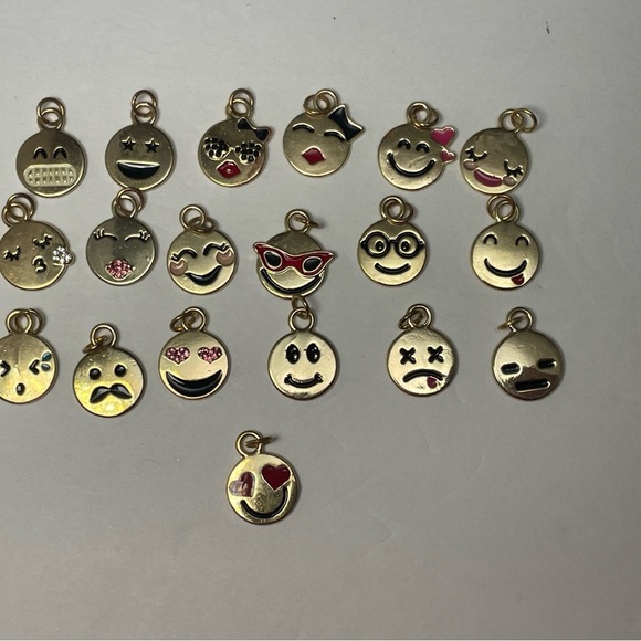 19 Emoji Gold Tone Charms - Picture 6 of 7